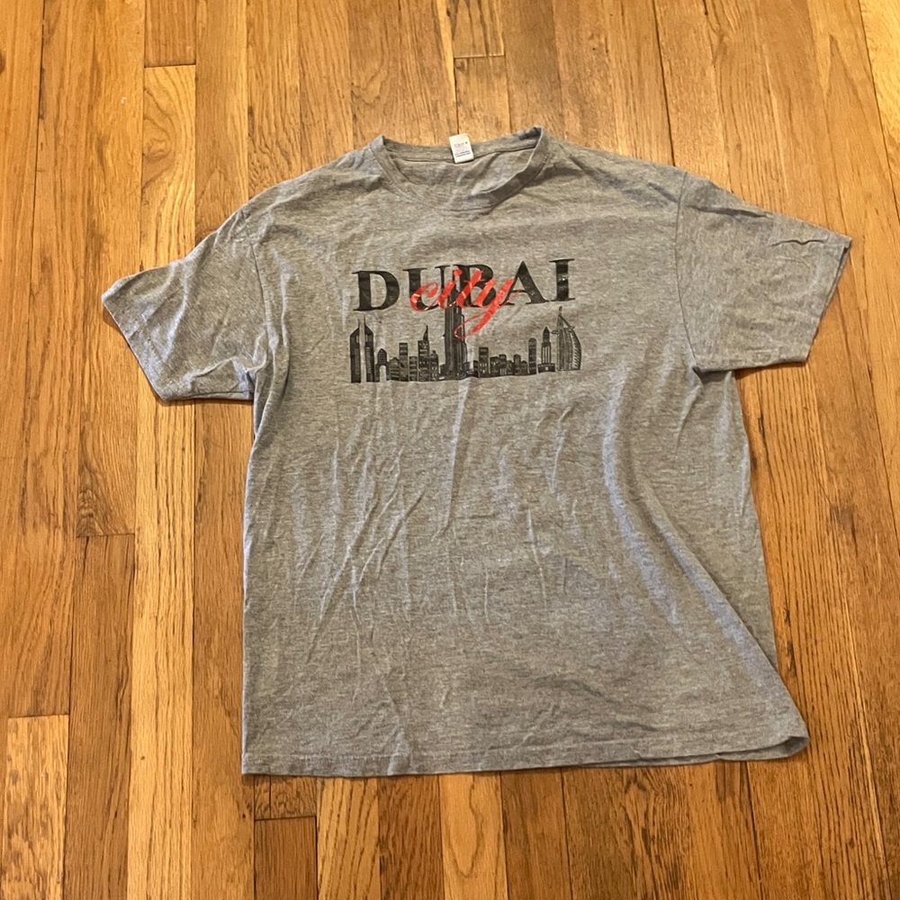 Dubai city skyline grey t-shirt women’s size large